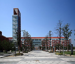 蘇州市相城區(qū)陸慕高級(jí)中學(xué)